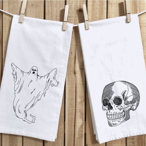 Skull Tea Towel, Spooky Dish Towel, Flour Sack Tea Towel, Halloween, Kitchen Towel, Ghost Tea Towel, Skull Dish Towel, Horror, Macabre