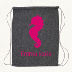 Personalisierte Kinder Strandtasche - Benutzerdefinierte Name Kordelzug Rucksack - Sommer Reisetasche - Urlaubsgeschenk - Umweltfreundliche Strandtasche