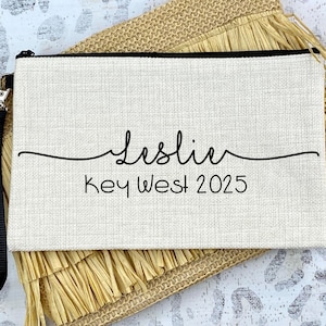 Personalisierte Mädchen Strandreise Make-up-Tasche, Mädchen Reise Geschenkideen, personalisierte Mädchen Wochenende Geschenke, benutzerdefinierte Kosmetiktasche, Mädchen Reise Gefälligkeiten