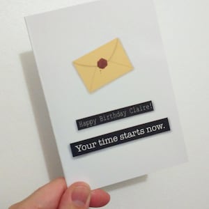Tarjeta de cumpleaños y ocasión especial personalizable estilo Taskmaster