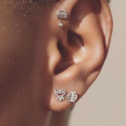 Gye Nyame Adinkra Internally Threaded Labret Stud (6mm)