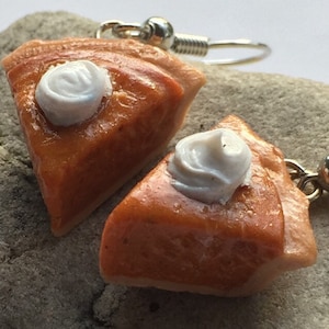 Pumpkin pie dangle earrings. Fall dessert jewelry. Realistic clay food. Gift for baker.
