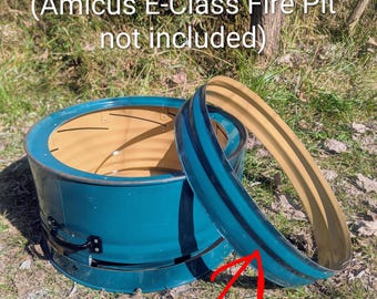 Puede incluir: Base de anillo de fogata de metal turquesa con un anillo a juego al lado. La base tiene un interior beige y asas negras. El texto en la imagen dice "Listing for Amicus Ring Base (Amicus E-Class Fire Pit not included)".
