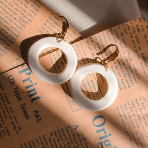 Polymer Clay Earrings, white sparkle earrings, (gold) stainless steel earrings, handmade earrings, polymer clay hooks, white circles
