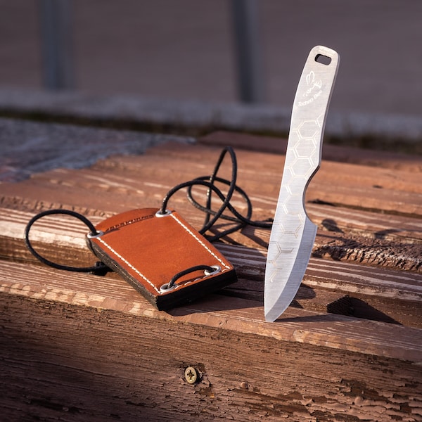 BPS Knives Techno Bee The Compact Bushcraft Essential - Stainless Steel Neck Knife with Fixed Blade, Scandi Grind, Neck Sheath, Bushcraft