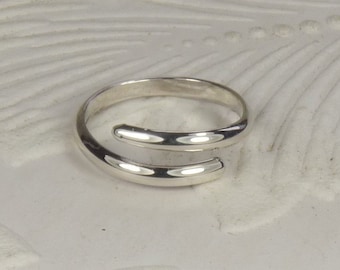 Toe Ring, Solid Silver smooth ring, adjustable Ring, Crossover Toe Ring