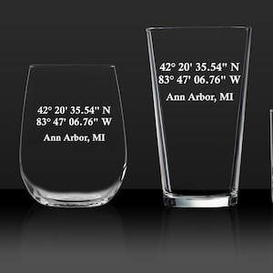 Coordonnées de la carte d'Ann Arbor, verre gravé, coordonnées de la ville, cadeau de ville universitaire pour les étudiants - latitude, longitude, GPS, université du Michigan