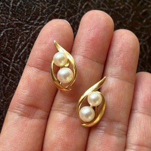 Pristine mikimoto 14k gold Pearl earrings