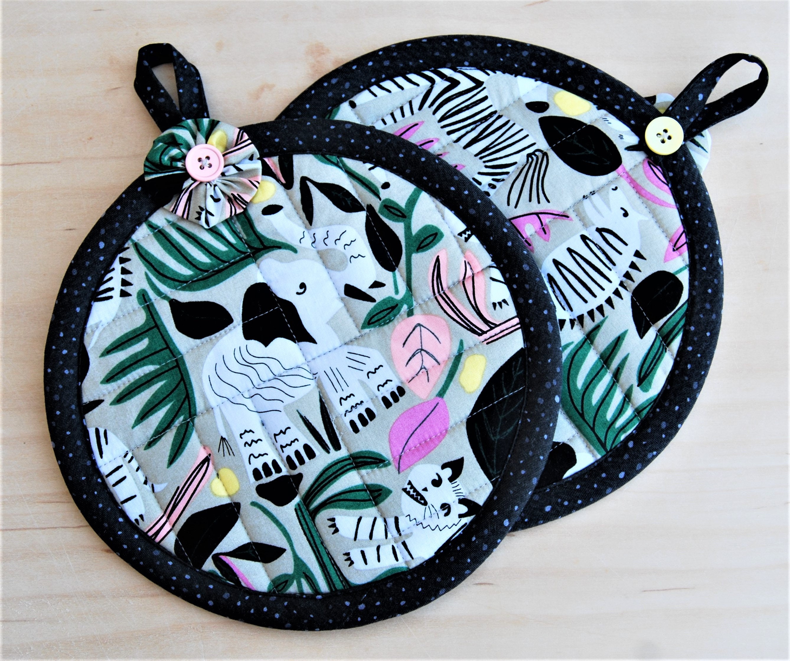 Round Jungle Animal Pot Holder Black and White Potholder Etsy UK