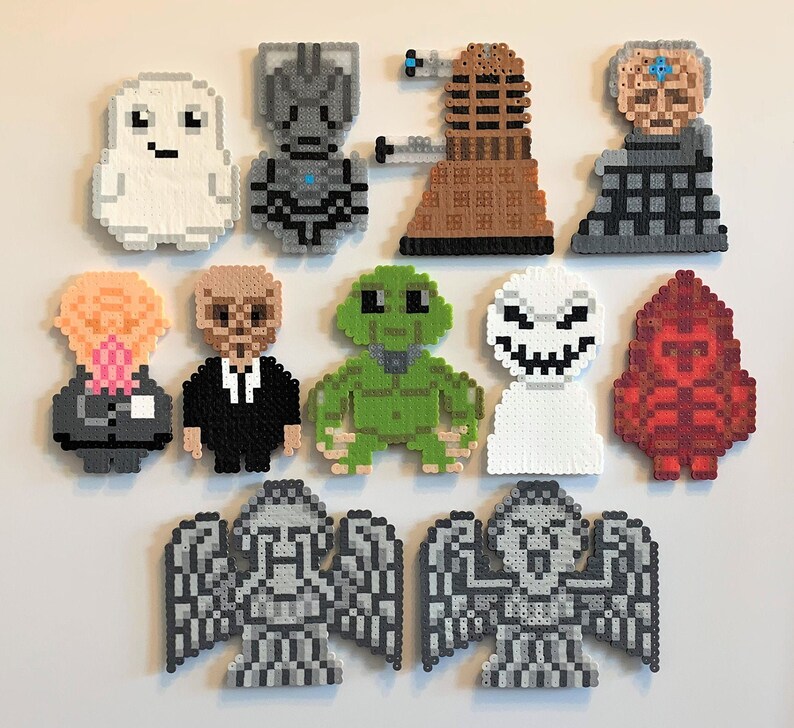 Zygon Perler bead magnet