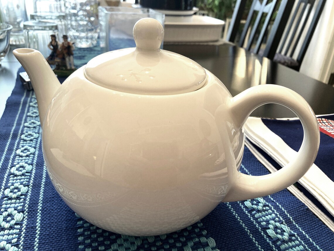 DANSK vintage WHITE TEAPOT 6 cup capacity Etsy