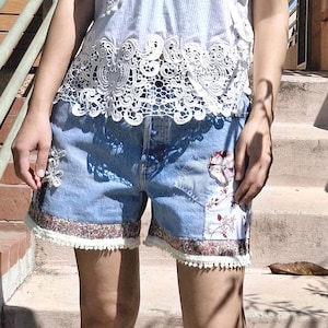 Women&#39;s denim shorts in BOHO style with lace and appliques, upcycled.