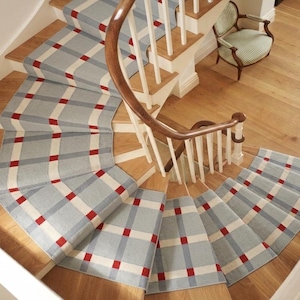 Handgewebter Wollläufer, karierter Flurteppich aus Wolle im modernen Landhausstil, geometrischer Treppenläuferteppich im skandinavischen Stil, individuelle Länge, 2x20-Teppich