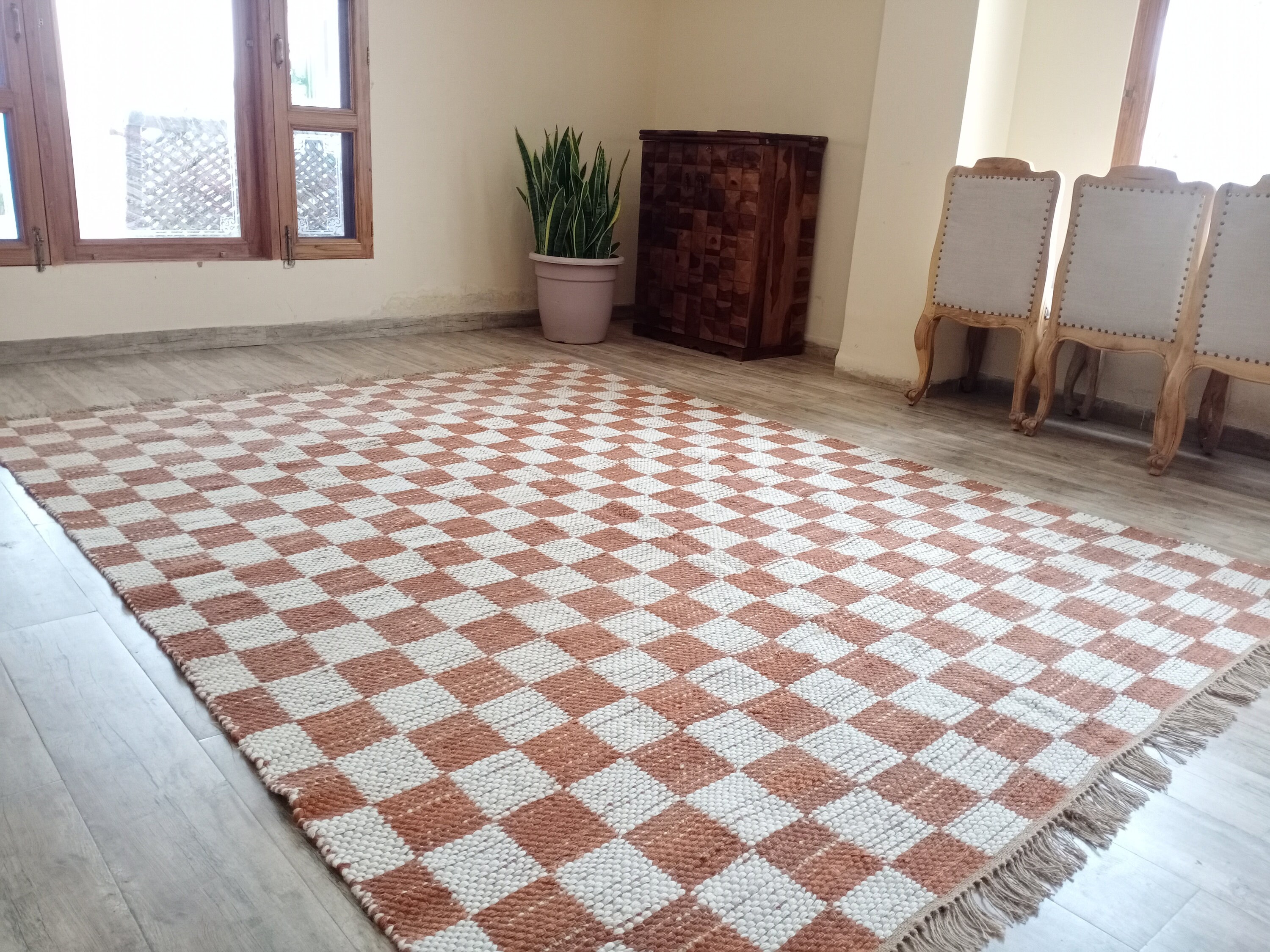 Tappeto da pavimento a scacchi 2,4 x 3 metri, casa e soggiorno, cucina e  sala da pranzo, tappeto Kilim in iuta arancione e bianco -  Italia