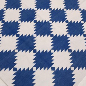 Alfombra azul y blanca, hecha a mano en algodón, con diseño geométrico, personalizada, de área, de algodón Dhurrie, para dormitorio, de 15 x 23 cm, 20 x 25 cm y 23 x 30 cm. imagen 2
