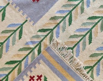 手織りの幾何学模様ウールラグ：ミッドセンチュリーモダングリーン