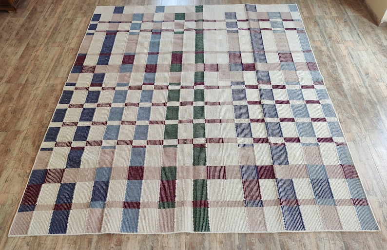 Handwoven Woolen Plaid Rug, Checker Home Decor Custom Area Rug, Bedroom And Living Room Rug, Elegant Checkered Pattern Rug, Wool Rug 8x10