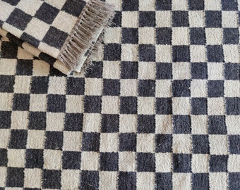 Handgjord rutig matta, jute kelim schackrutig matta, heminredning rutig dhurrie, svartvit rutig matta, matrumsmatta, sovrumsmatta