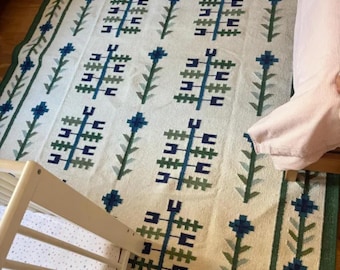 Handwoven Wool Kilim Rug 5x8: Floral Katarina Design