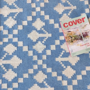 Cotton Wool Blue And White Handmade Rug, Handwoven Modern Flatweave Area Rug For Indoor and Outdoor, 5X8 Kilim Woven Cotton Rug For Bedroom