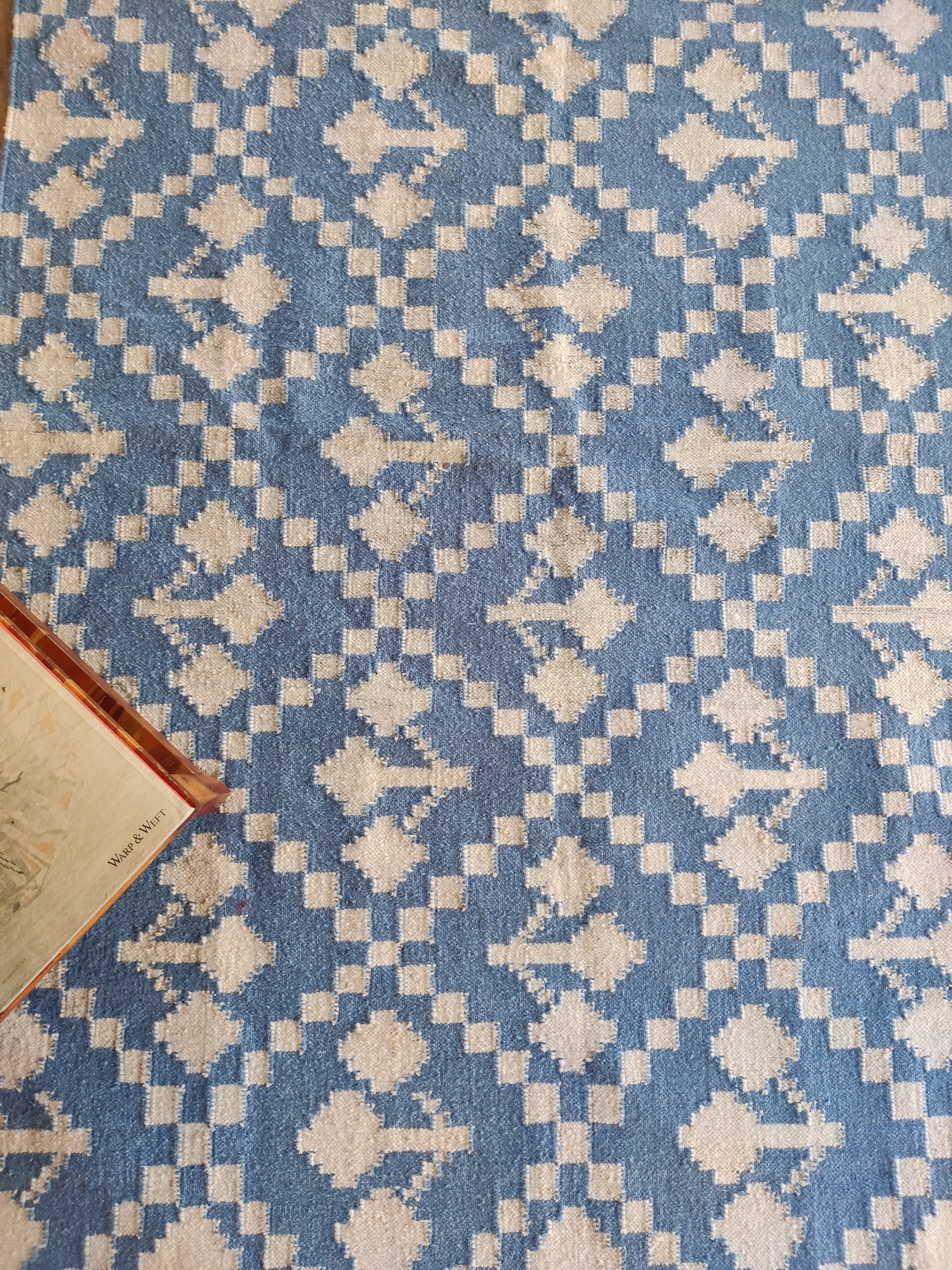Cotton Wool Blue And White Handmade Rug, Handwoven Modern Flatweave Area Rug For Indoor and Outdoor, 5X8 Kilim Woven Cotton Rug For Bedroom
