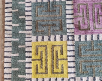 Handwoven Wool Geometric Rug: Modern Scandinavian Style
