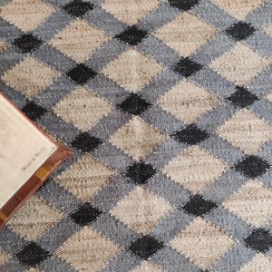 Handwoven Jute Hemp Rug, Black Grey Geometric Diamond Flatweave Carpet, Sustainable Natural Fiber Area Rug for Living Room 5x8, 6X9, 8X10, 
jute hemp rug,

geometric jute rug,

diamond pattern carpet,

natural fiber rug,

handwoven jute rug,

eco friendly rug,

sustainable floor rug,

neutral tone carpet,

boho farmhouse rug,

black grey jute rug,

flatweave area rug,

rustic decor rug