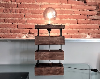 Lampe en bois massif et métal, lampe à poser, luminaire bois style industriel