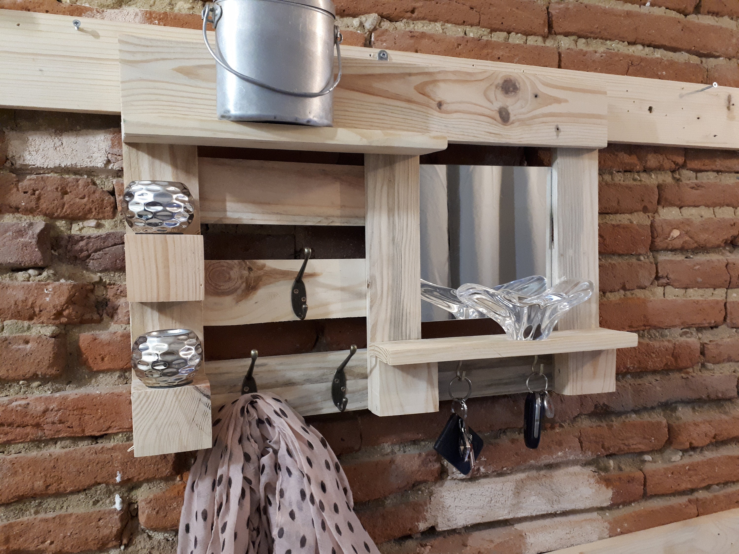 Perchero crudo 1 espejo hecho de madera de palet reciclada toallero Etsy Espana