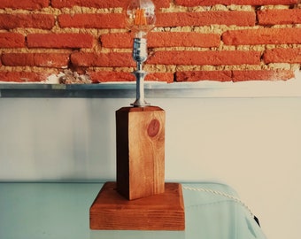 Lampe escalier en bois de palette recyclé : luminaires par augredubois