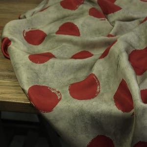 Tessuto cupro stampato a pois, Tessuto cupro stampato tagliato su misura