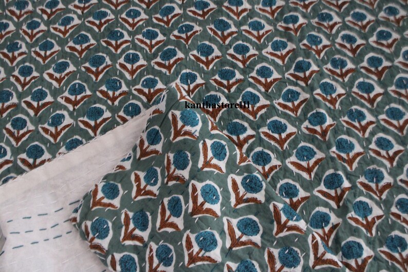 Colcha Kantha con estampado floral en bloques: Colcha de algodón indio - Queen/Twin imagen 2