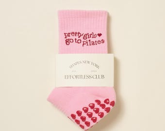 Pretty Girls Go To Pilates - Effortless Club Grip Socks, Pilates Socks, Crew Non-Slip Socks, Pilates Quote, Barre Yoga Fitness [Pink Heart]