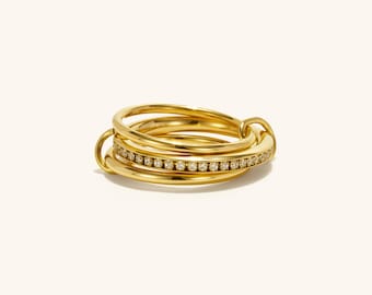 Bague à maillons en or 18 carats sur titane : jonc multicouche