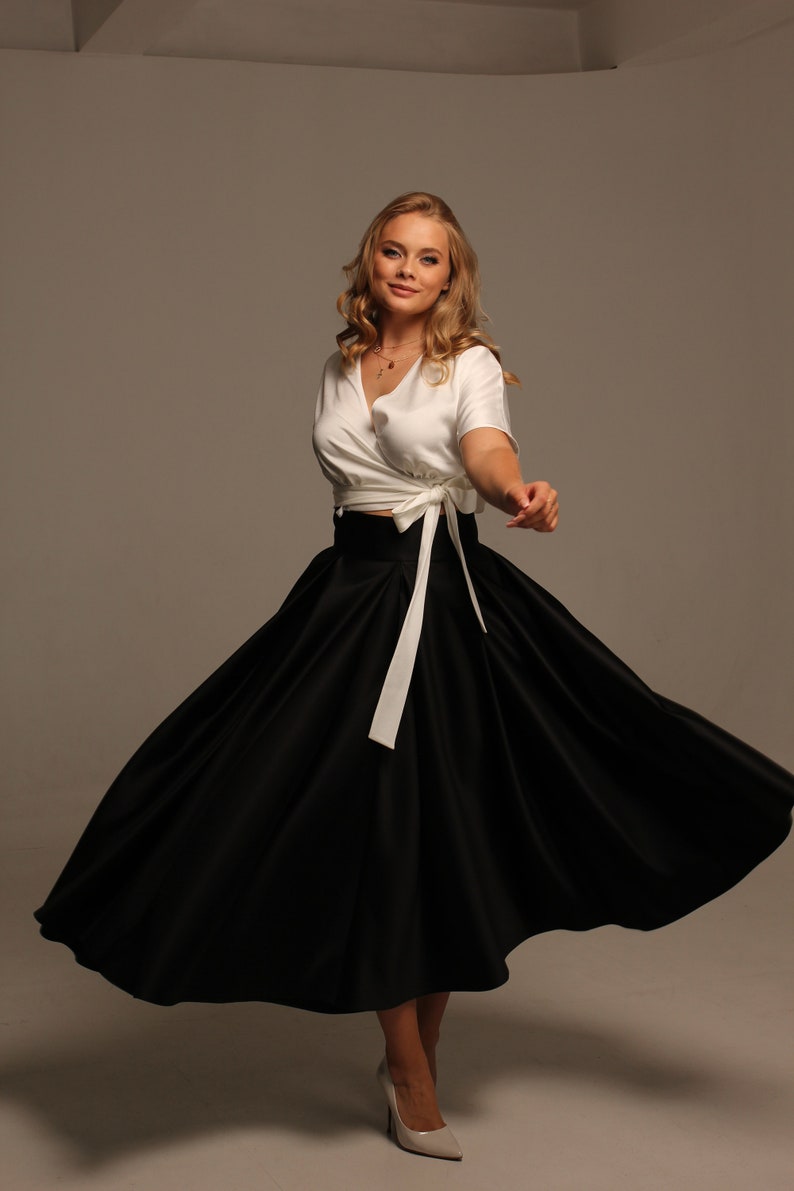 Falda midi de satén negro para mujer, Faldas de cintura alta con bolsillos, Faldas plisadas anchas hechas a mano imagen 6