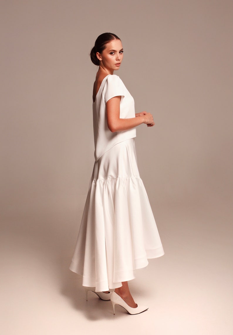 Asymmetrical milky white suit for women Open back viscose blouse with short sleeve and midi satin yoke skirt set 2 piece retro wedding dress 画像 2