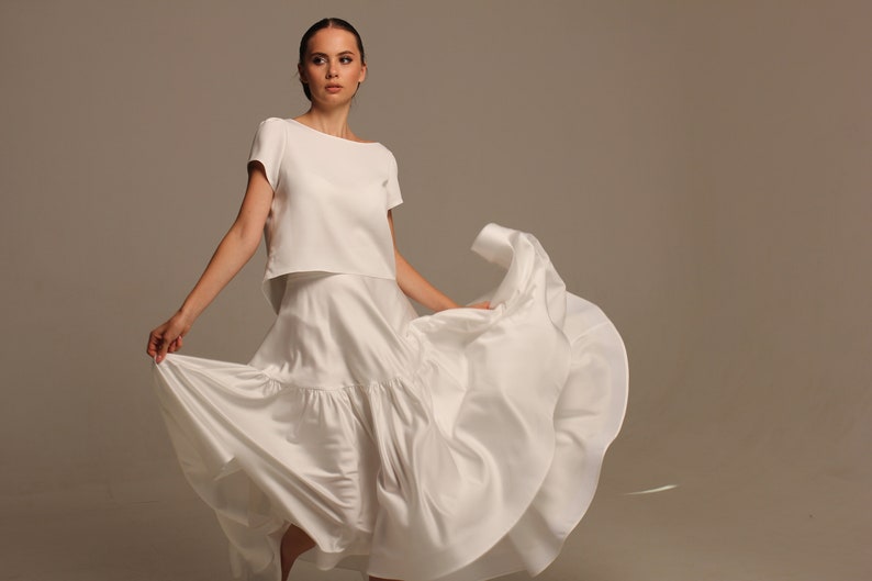 Asymmetrical milky white suit for women Open back viscose blouse with short sleeve and midi satin yoke skirt set 2 piece retro wedding dress 画像 7