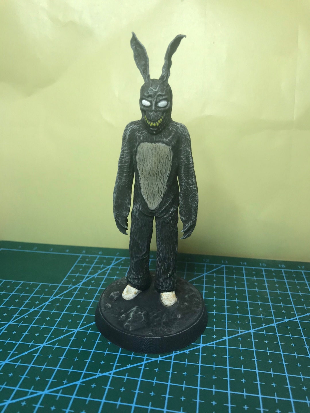 Donnie Darko Frank the Bunny 12&quot; Action Figure by Neca [並行輸入品] DONNIE DARKO FRANK THE BUNNY NIB 12 INCH TALKING FIGURE | eBay