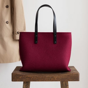 Marsala Burgundy Merino Wool Felt Tote Bag with Leather Handles, Felt Handbag, Purse,  Shoulder bag, Leather Tote, Leather handbag