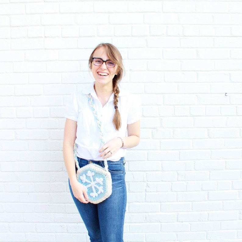 Snowflake Sugar Cookie Purse Crochet Purse Pattern, Winter Crochet Pattern, Cooke Crochet Pattern, Funny Food Purse image 4