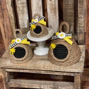 Colmena de cuerda, decoración de abejas, colmena para una corona, decoración de abejas para su hogar, decoración de abejas en bandeja escalonada, decoración de granja imagen 1