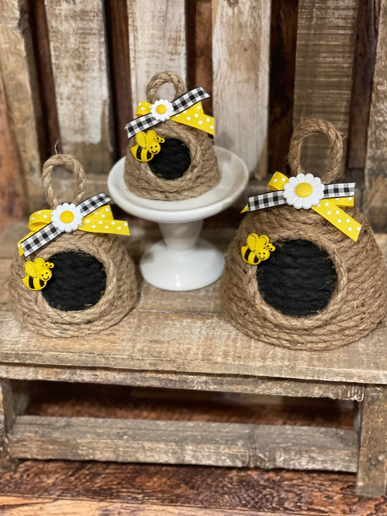 Colmena de cuerda, decoración de abejas, colmena para una corona, decoración de abejas para su hogar, decoración de abejas en bandeja escalonada, decoración de granja imagen 6