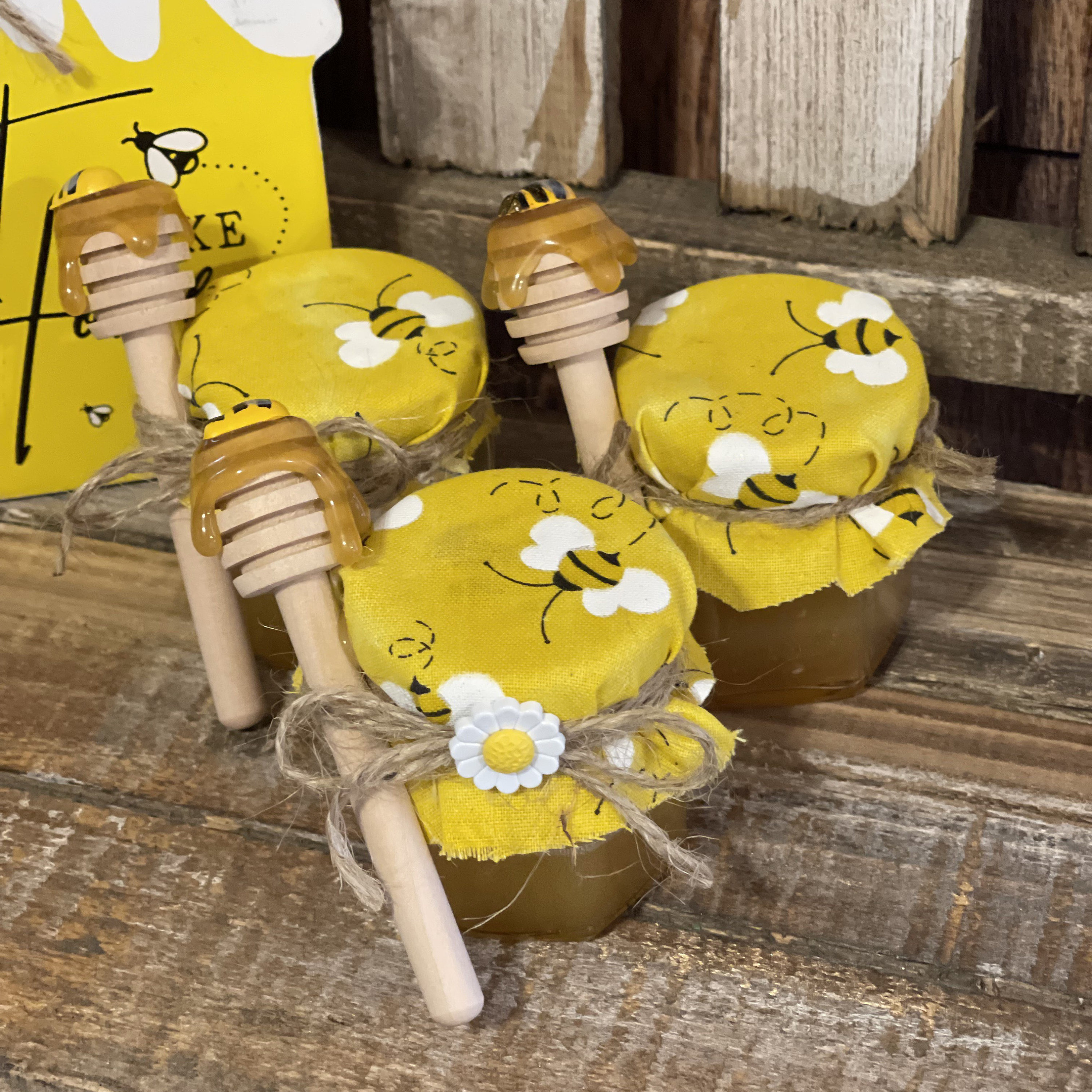80 Miniaturas Decorativas De Abejas, Mariposas Y Tarros De Miel – Resina Premium – 4 Diseños – Ideal Para Manualidades Y Uñas