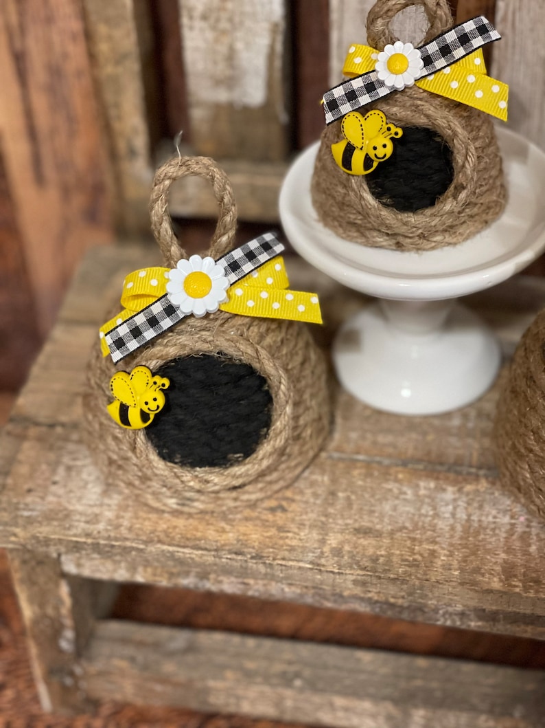 Colmena de cuerda, decoración de abejas, colmena para una corona, decoración de abejas para su hogar, decoración de abejas en bandeja escalonada, decoración de granja imagen 4