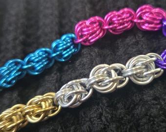 Kettenhemd-Armband mit Polyamorie-Flagge | Schmuck für Polyamorie-Fans | Handgefertigtes Pride-Armband | LGBTQ+-Schmuck