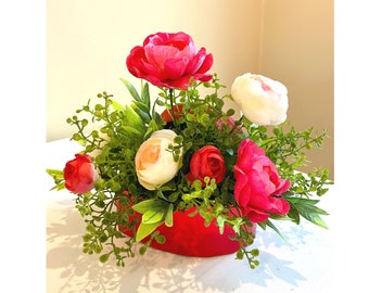 Valentine Centerpiece, Valentine's Day Table Arrangement, Heart Valentine Decor, Valentine Party Decorations, Valentine Floral Centerpiece