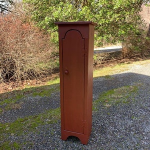 Primitive Grandma&#39;s Jelly Cupboard with Door
