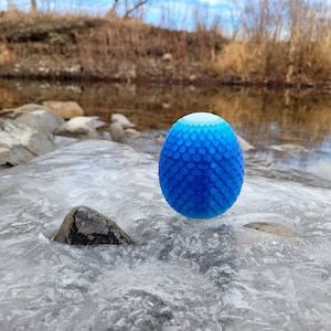 DnD Dice Box - Frosted Sapphire Dragon Egg Dice Box. Store Your Dungeons and Dragons Dice in Style!