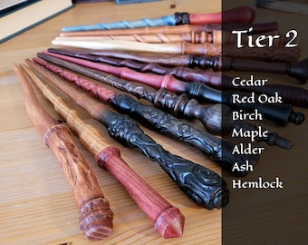 Różdżka na zamówienie Tier 2 – Różdżki magiczne na zamówienie z cedru, dębu czerwonego, brzozy, klonu, olchy, jesionu i jodły kanadyjskiej