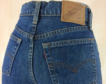 Size 25 Levi's 519 Jeans Slim Fit Straight Leg Vintage American Jeans, small 25"